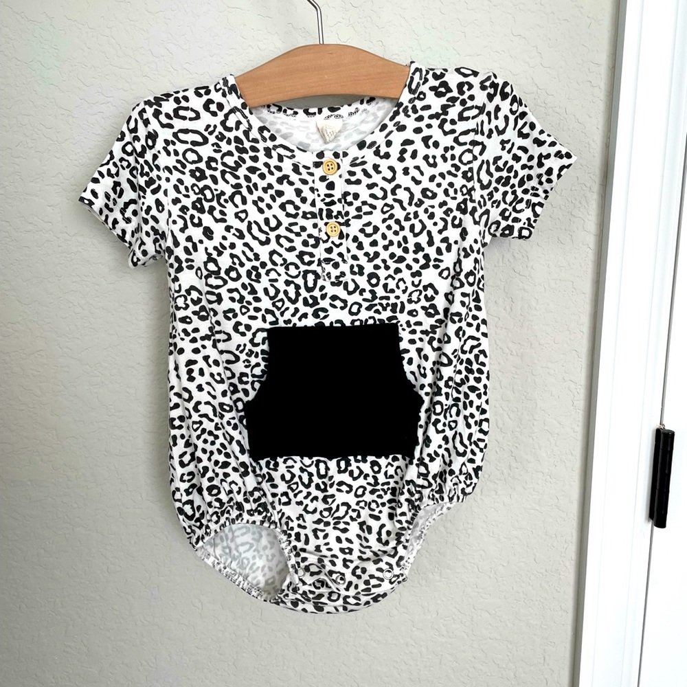 KateQuinn leopard onesie 18/24m